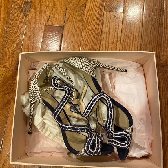 Alexandre Birman sandal fits 8.5/38.5 comfortably - Picture 2 of 5